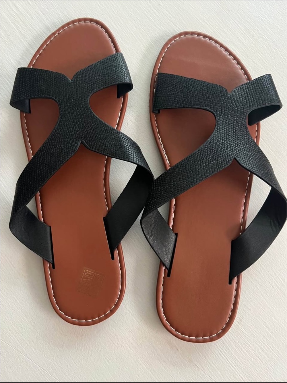 Women's Black Leather Strap Sandals - Classic Slide